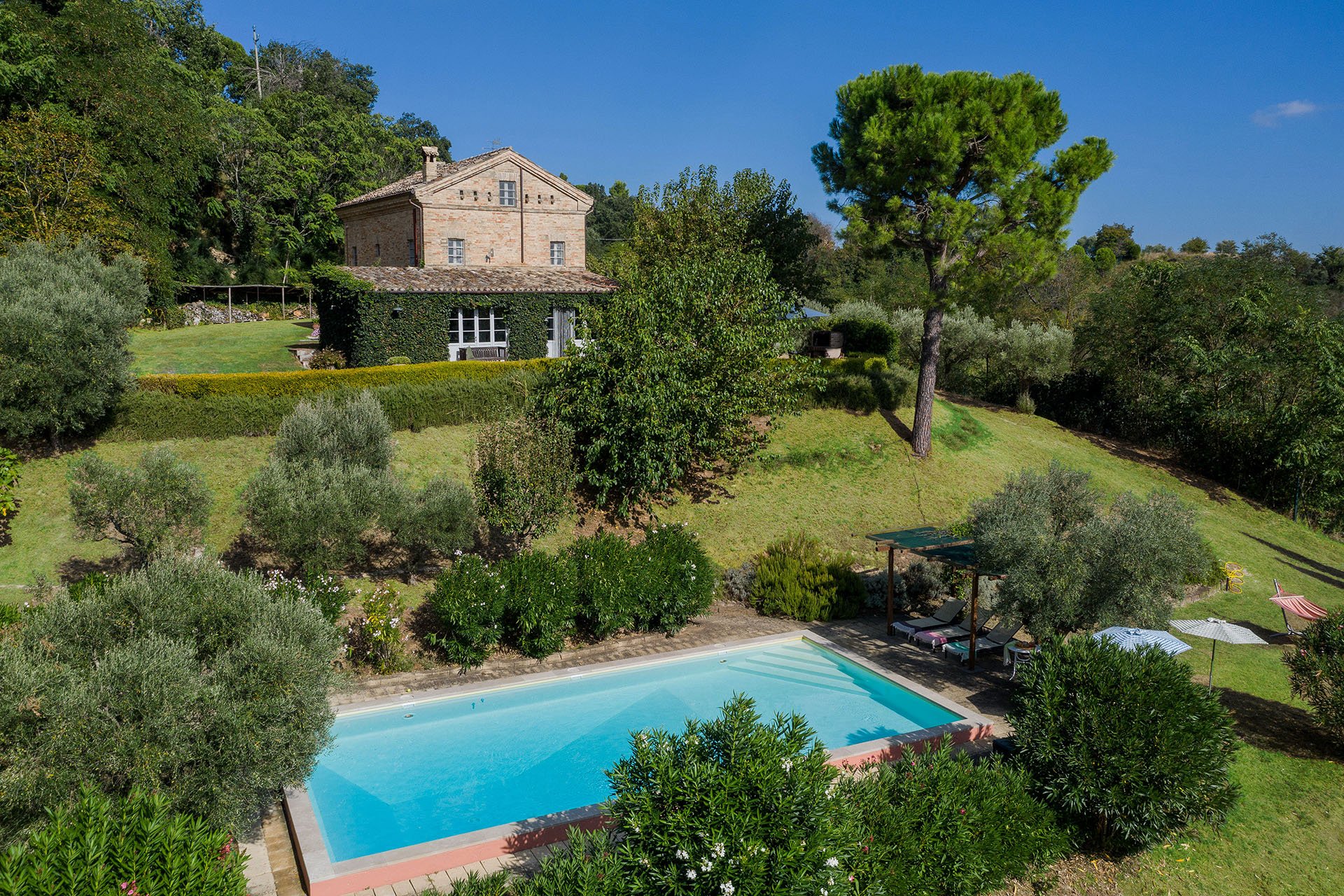 Casa Antonio - rent villa with pool in Le Marche region