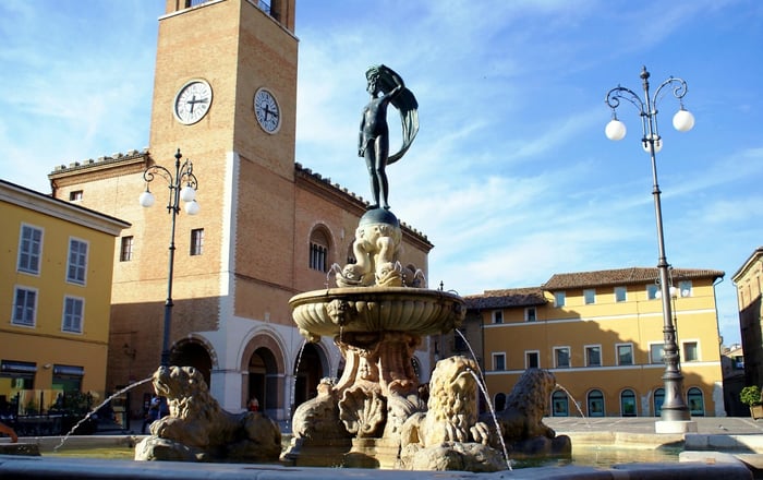 DH Villas - Fano across sea art and fun