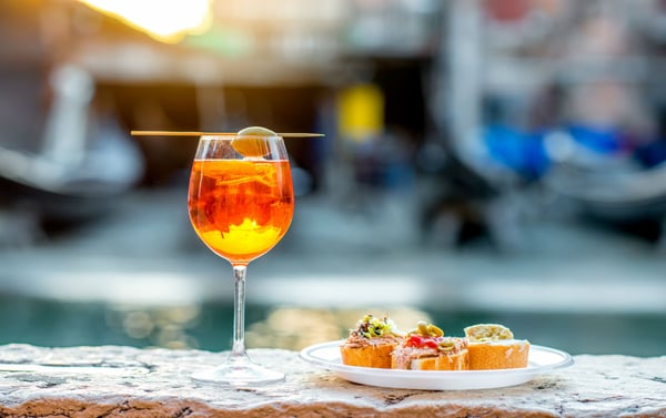 DH Villas - Happy hour in Le Marche region