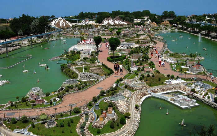 DH Villas - Italy in Miniature 