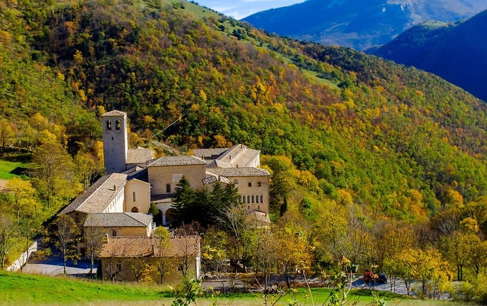 DH Villas - Monastero di Fonte Avellana