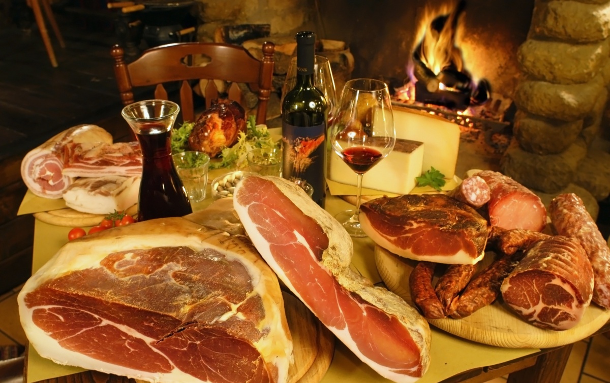 DHvillas-Eat%20parade%20the%20typical%20dishes%20of%20Umbria